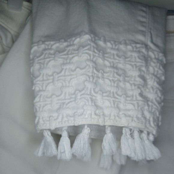Lilly Pulitzer White Jeans with Fringe Hem - Picture 11 of 13